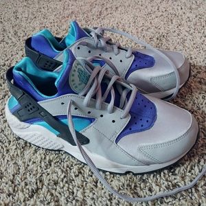 Nikes Womens Air Huarache Shoes
